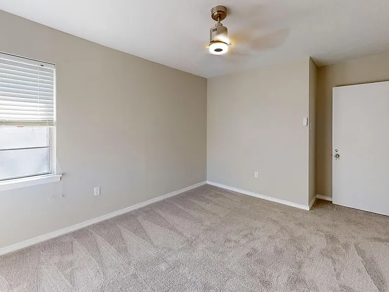 4106 Skyline Dr — Photo 7