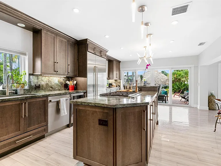 913 Coconut Dr — Photo 26