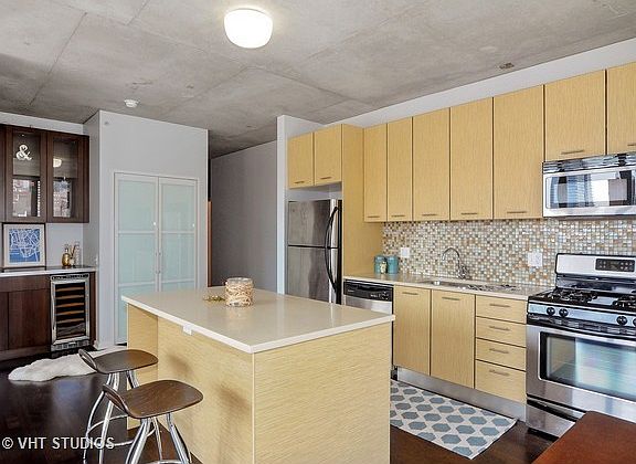 4th image of 659 W Randolph St #614