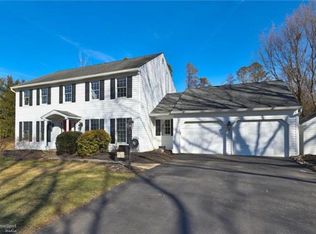 2340 S Pewter Dr, Macungie, PA 18062