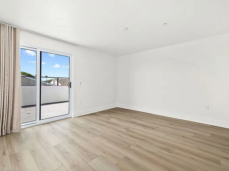 24722 Del Prado Ave #202 — Photo 15