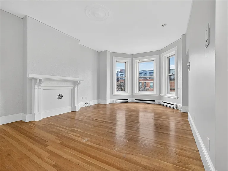 230 Newbury St #21 — Photo 3