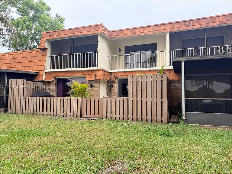 8308 N Coral Cir — Photo 4