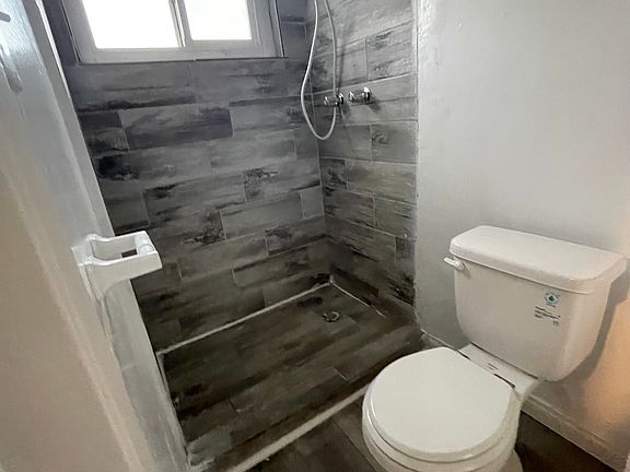 5th image of 765 Dallas Ave #1