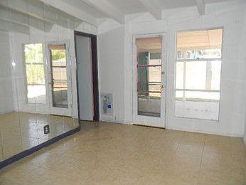 5th image of 212 Wisteria Ave