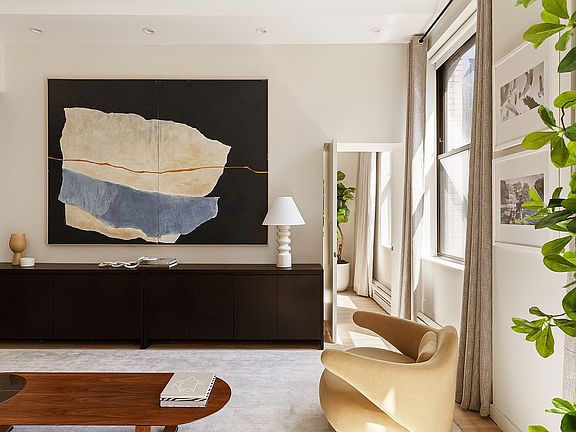 5th image of 257 W 17th St APT 5D