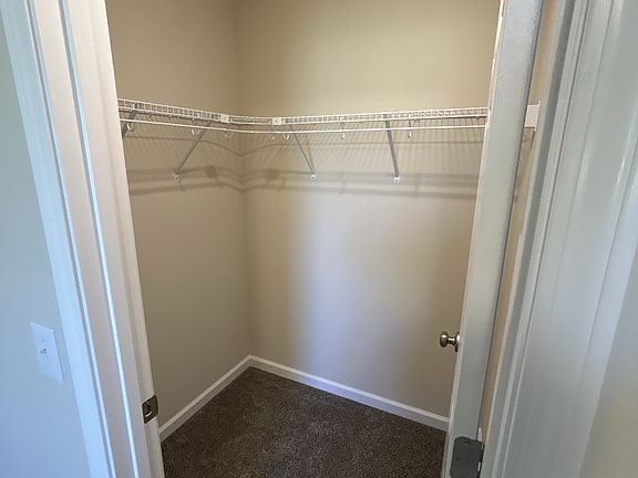 5th image of 204 Kerr Way #B