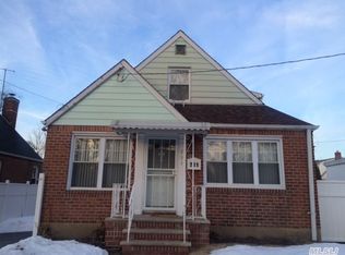 231 Hillside Ave, Valley Stream, NY 11580