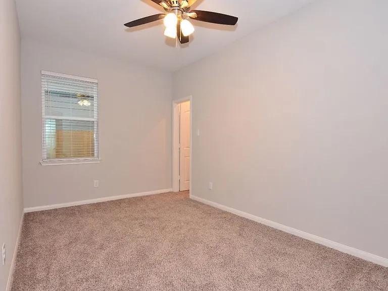 146 Star Spangled Dr — Photo 17