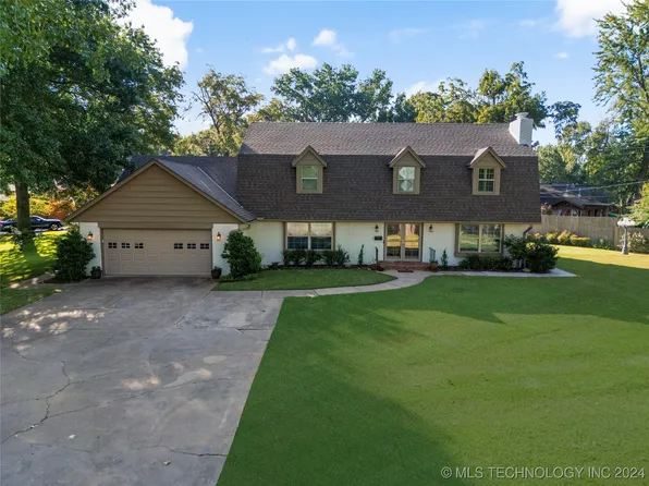 2702 E 56th Pl, Tulsa, OK 74105