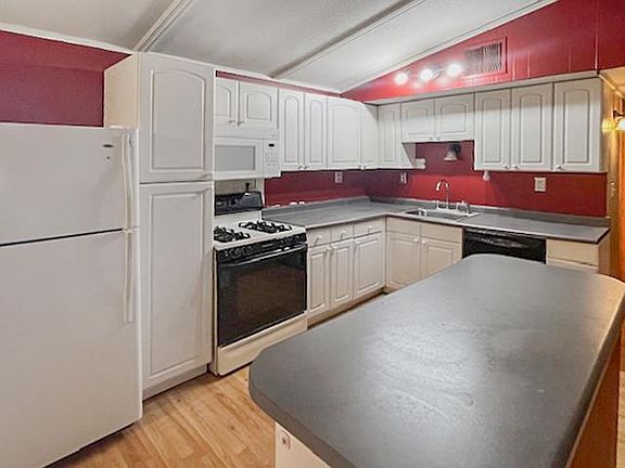 4th image of 120 S Irving Ave