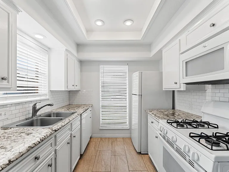 5314 Nottingham Dr — Photo 4