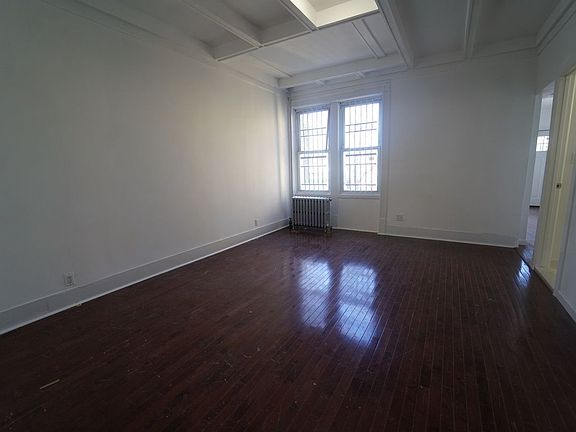 4th image of 2387 Walton Ave