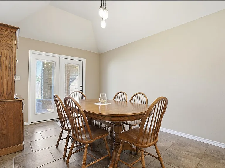 2524 Warkworth Ln — Photo 5