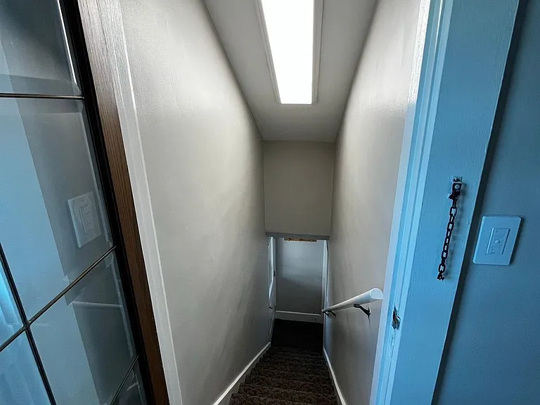 817 N Main St #B — Photo 21