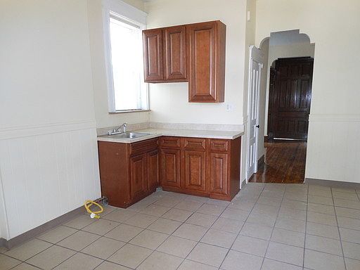 3rd image of 4657 Idaho Ave #A