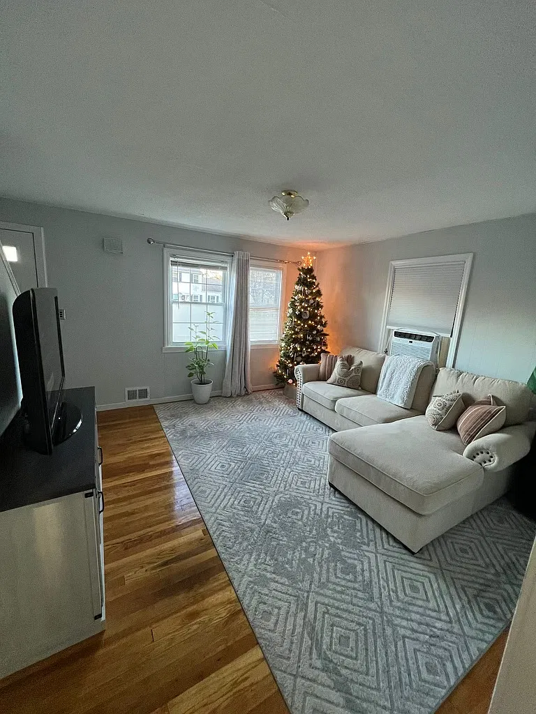 39-41 Vine Hill Rd — Photo 1