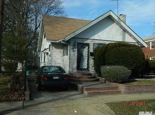 81 Pennsylvania Ave, Hempstead, NY 11550