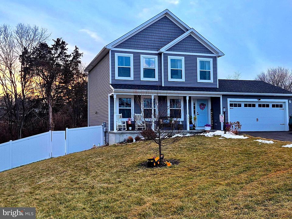 1st image of 3683 Percy Ave