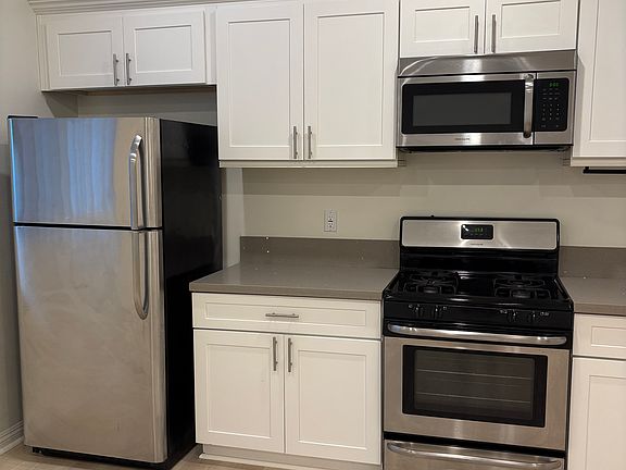 4th image of 14143 Burbank Blvd APT 203