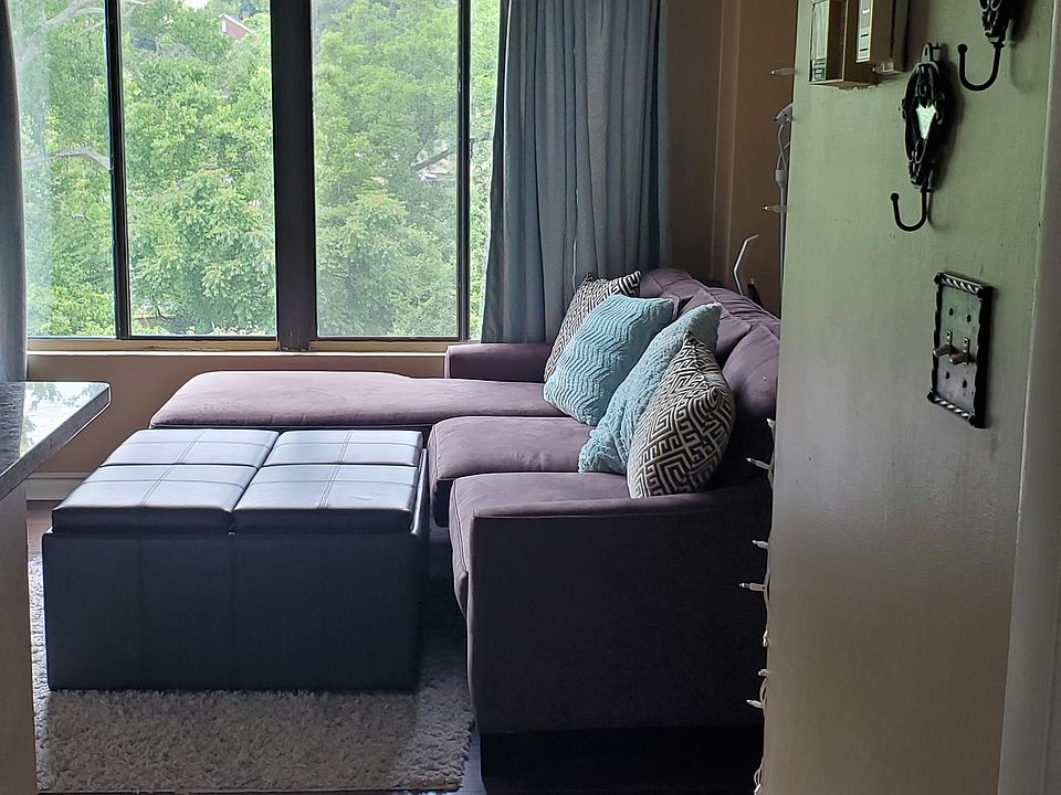 1st image of 1600 Park Cir #418-1