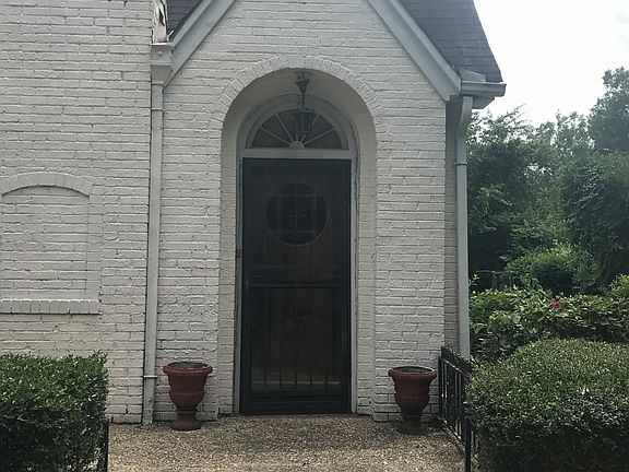 3rd image of 619 E 8th St