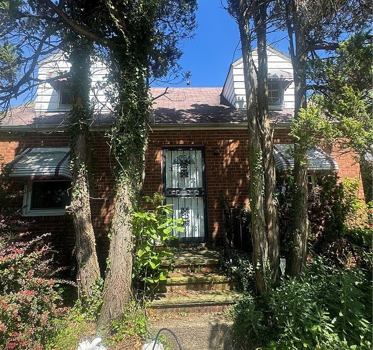 2nd image of 4117 E 154th St