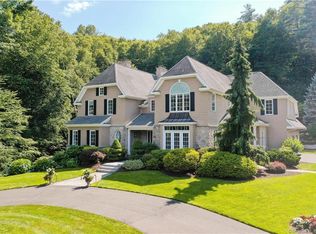 45 Avalon Dr, Avon, CT 06001