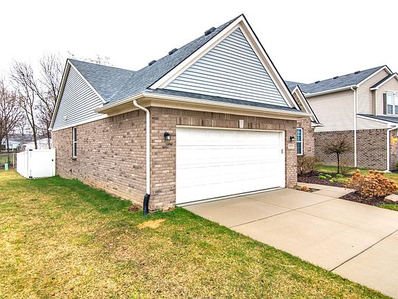 3rd image of 9371 Liberty Ct