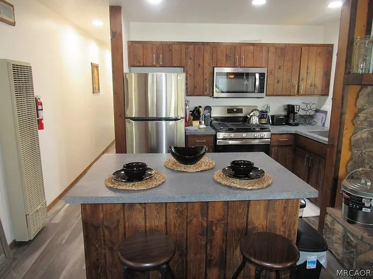 136 Pine Ln — Photo 6