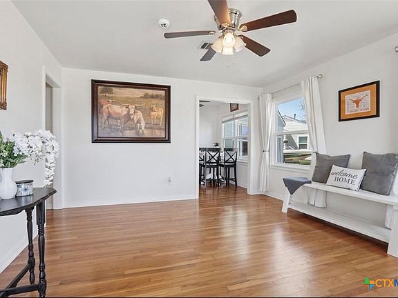 2nd image of 2210 Monticello Rd