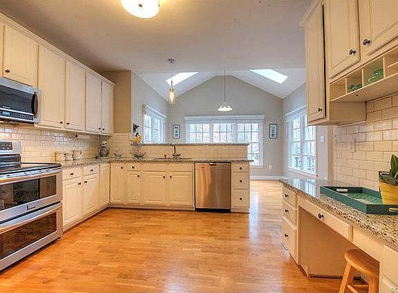 4th image of 14236 Country Club Dr