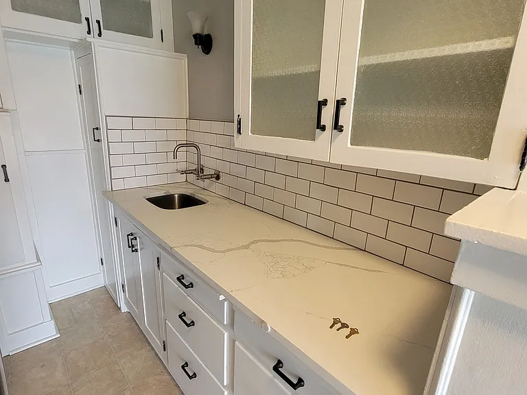 Graylyn Apartments — Photo 14