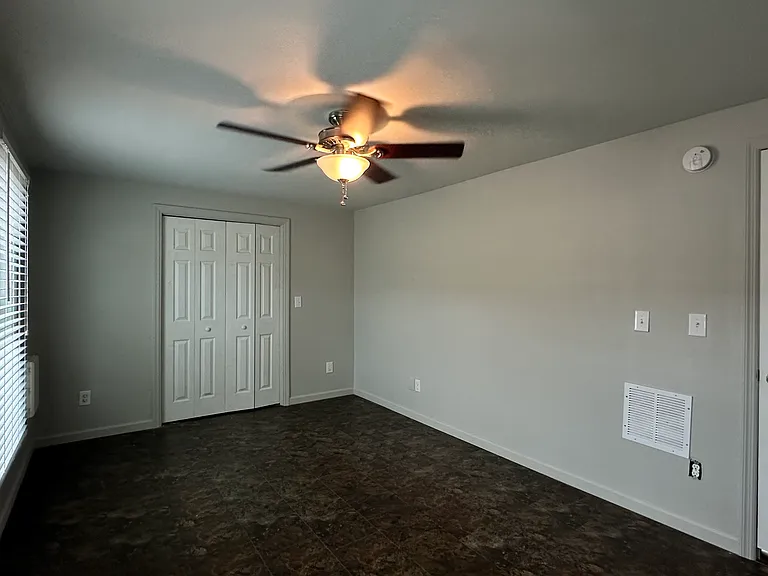 5004 Oakland Hills Ave — Photo 15
