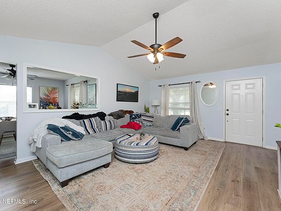 3rd image of 947 ARKENSTONE Drive