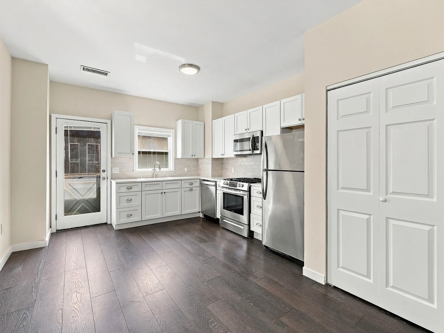 1716 Mount Vernon St Unit 2/3R — Photo 1