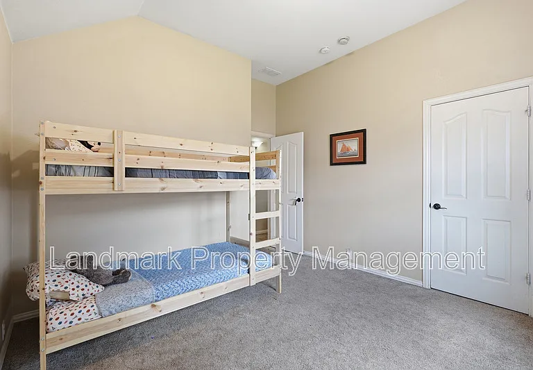 1218 Inglewood Dr — Photo 16