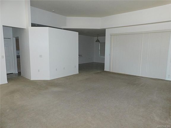 3rd image of 3201 N Canterbury Lake Dr