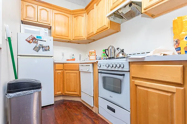 Rented by MySpaceNYC | media 24