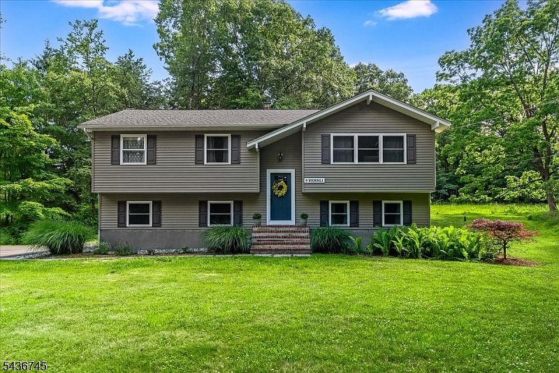 1st image of 9 Wehrli Rd
