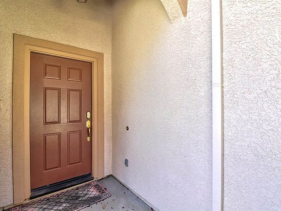 4th image of 1716 Dunsmuir Way