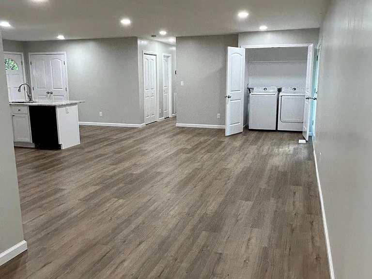 609 Sherwood Dr — Photo 7