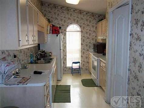 5th image of 3142 S Fulmer Cir