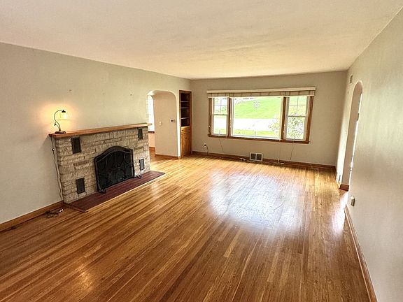 5th image of 19 Pomeroy Rd