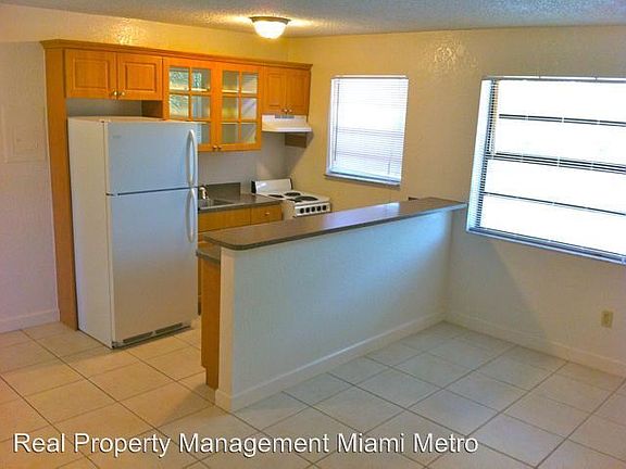 2nd image of 9751 Wayne Ave APT 2
