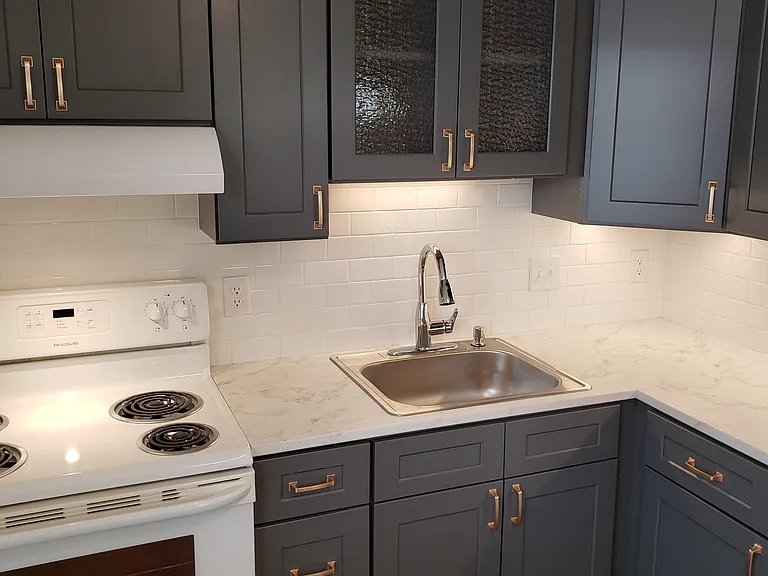 80 Wilson Ave #A — Photo 6