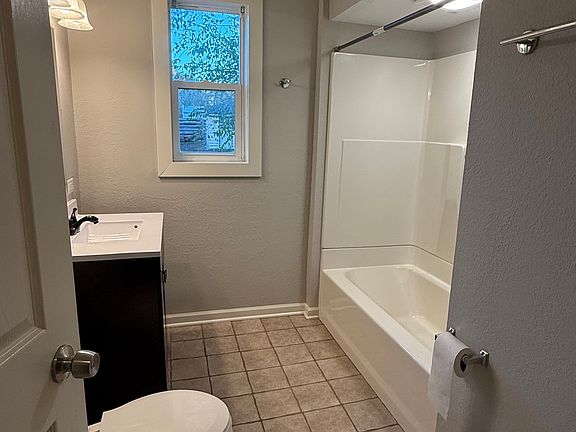 5th image of 306 N 5th St
