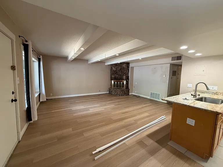 1128A Herbert Ave — Photo 4