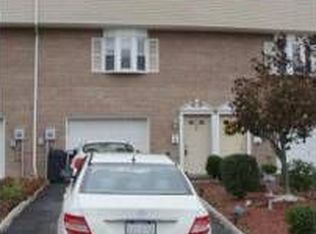 325 Clavale St, N Versailles, PA