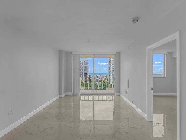 3020 NE 32nd St #905 — Photo 30